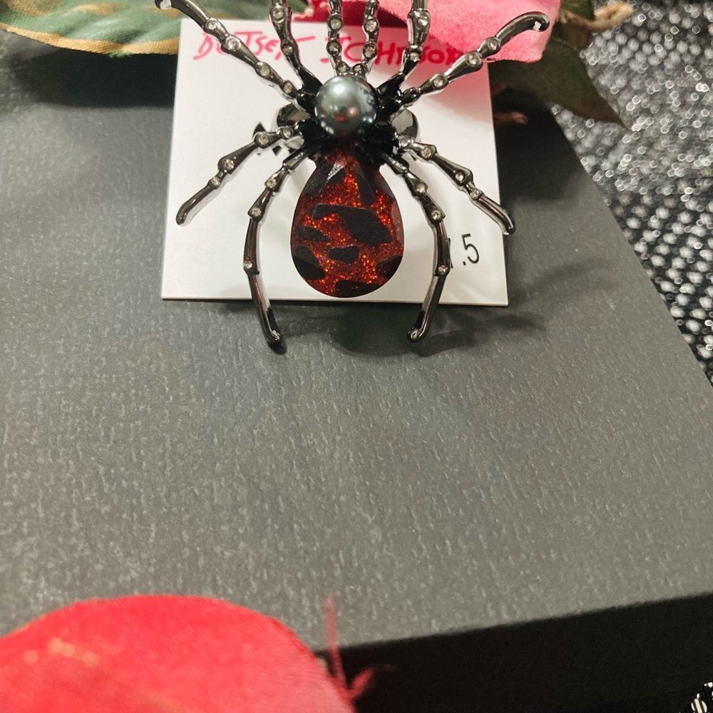 NWT BETSEY JOHNSON SPIDER HALLOWEEN RING - Picture 6 of 8